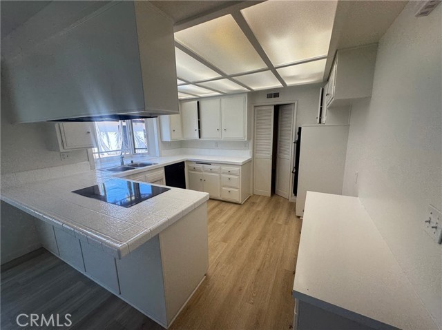 Detail Gallery Image 6 of 25 For 1321 Lance Dr, Tustin,  CA 92780 - 3 Beds | 2 Baths