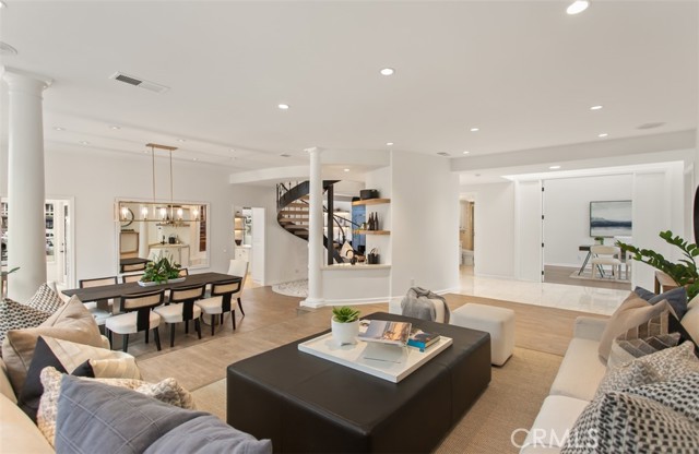 16201 Santa Barbara Lane, Huntington Beach CA: https://media.crmls.org/medias/f87e0434-264f-4624-9567-724e0880bc14.jpg