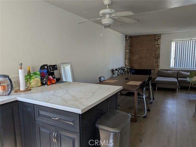 Detail Gallery Image 7 of 13 For 200 W 37th, Long Beach,  CA 90807 - 4 Beds | 4 Baths