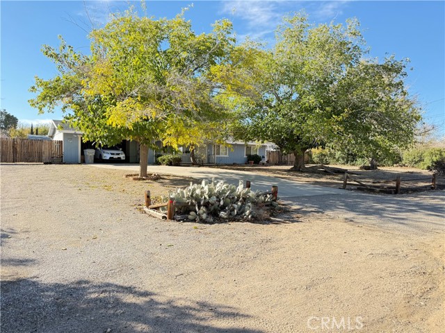 Detail Gallery Image 8 of 28 For 17747 Walnut, Hesperia,  CA 92345 - 3 Beds | 2 Baths