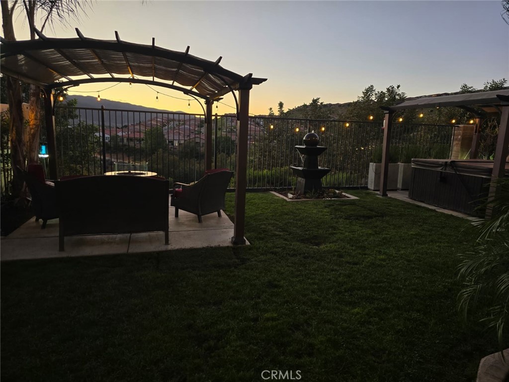 https://media.crmls.org/medias/f87f6bbb-1866-4a83-b97a-72f39385d368.jpg?preset=X-Large