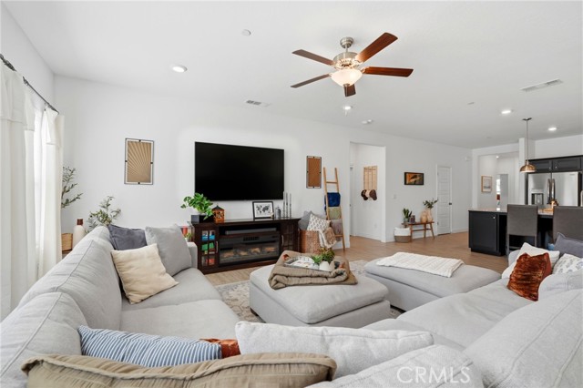 Detail Gallery Image 18 of 52 For 2587 W Heather, Hanford,  CA 93230 - 3 Beds | 2 Baths