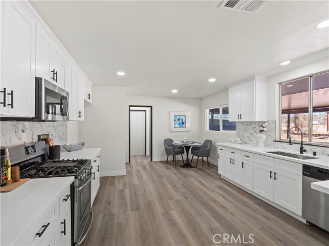 2350 W Avenue N12, Palmdale CA: https://media.crmls.org/medias/f88098fc-08d9-4f03-adc2-64aac6829783.jpg