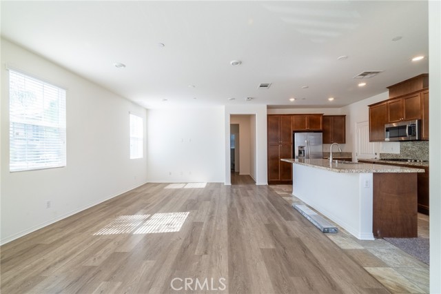 8770 Festival Street, Chino CA: https://media.crmls.org/medias/f8814bdc-5682-49c5-8013-630af6467aa9.jpg