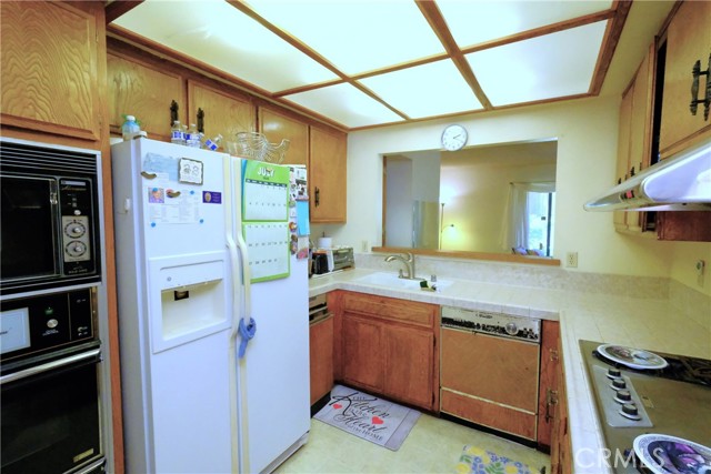 Detail Gallery Image 14 of 26 For 5132 Aspen, Montclair,  CA 91763 - 3 Beds | 3 Baths