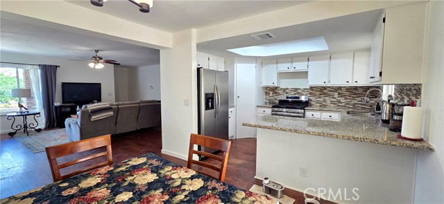 Detail Gallery Image 9 of 27 For 40022 172nd St, Palmdale,  CA 93591 - 3 Beds | 2 Baths