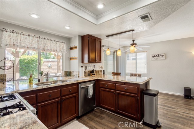 Detail Gallery Image 5 of 29 For 40108 Villa Venecia, Temecula,  CA 92591 - 4 Beds | 2/1 Baths