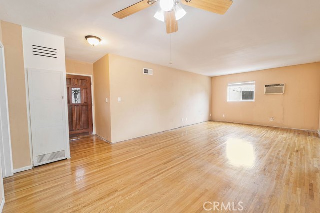 13440 Hutchcroft Street, La Puente CA: https://media.crmls.org/medias/f882e7fd-75ae-4831-a72b-d71178a21cdf.jpg