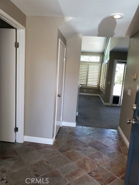 Detail Gallery Image 2 of 21 For 189 Stanford Ct #13,  Irvine,  CA 92612 - 2 Beds | 1/1 Baths