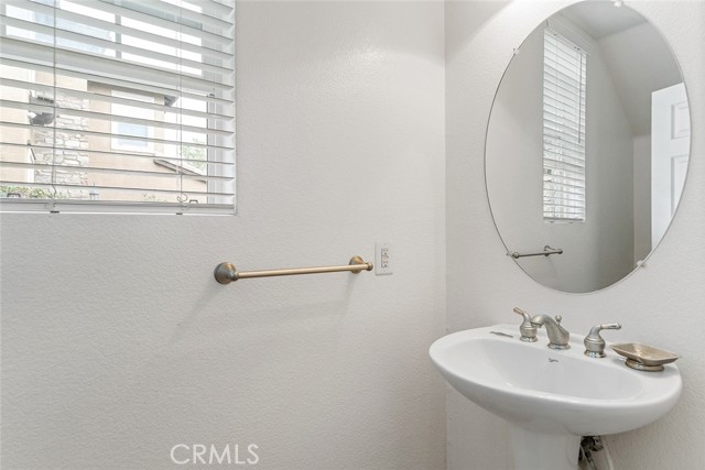 Detail Gallery Image 5 of 30 For 32768 Westport Way, Winchester,  CA 92596 - 4 Beds | 2/1 Baths