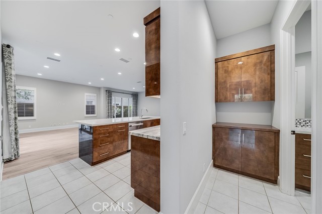 Detail Gallery Image 15 of 45 For 212 Parkwood, Irvine,  CA 92620 - 4 Beds | 4/1 Baths