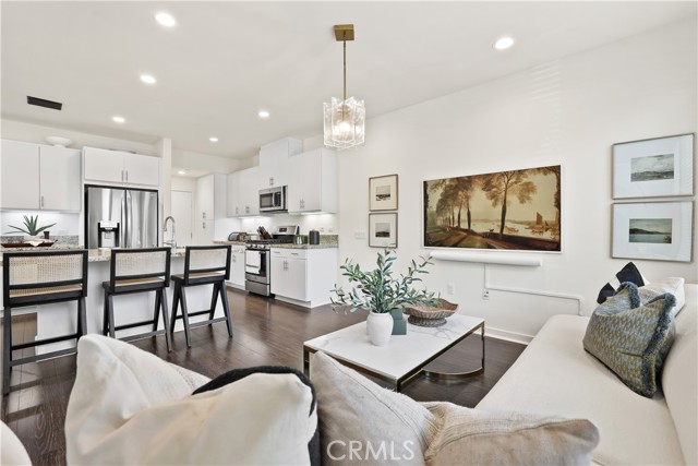 Detail Gallery Image 7 of 44 For 12 Prominence, Lake Forest,  CA 92630 - 3 Beds | 2/1 Baths