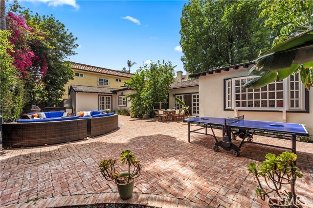 Detail Gallery Image 36 of 43 For 4428 Saugus Ave, Sherman Oaks,  CA 91403 - 4 Beds | 4 Baths