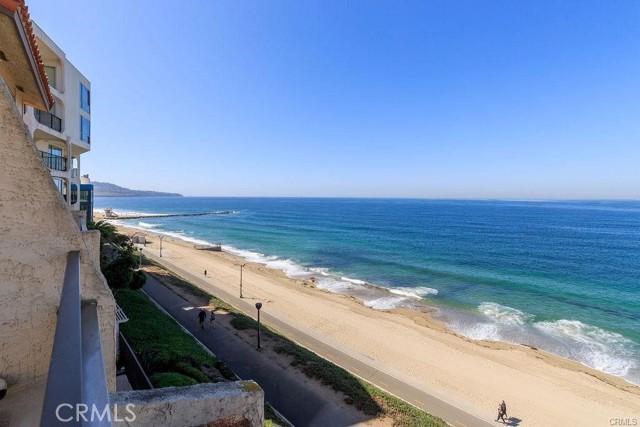 Detail Gallery Image 2 of 29 For 555 Esplanade #418,  Redondo Beach,  CA 90277 - 2 Beds | 2 Baths
