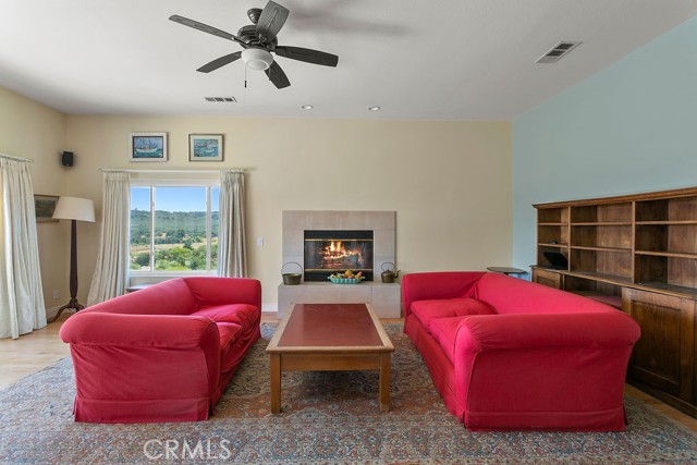 18380 Avenida Caleta, Murrieta CA: https://media.crmls.org/medias/f884f795-6362-44f7-9375-ab59b8dd0a1f.jpg
