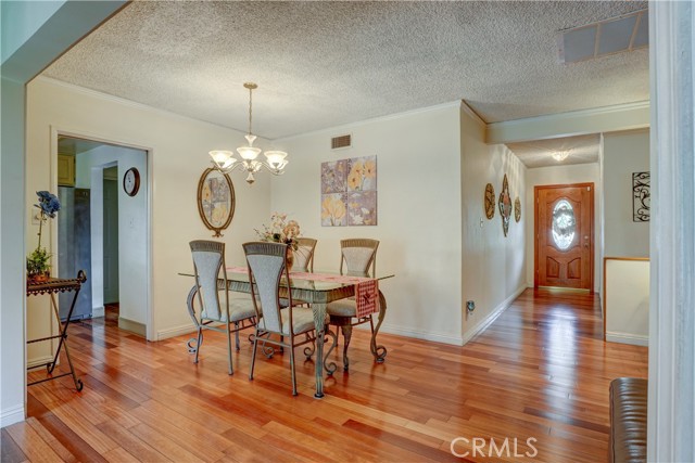 Detail Gallery Image 14 of 59 For 7115 Park Manor Ave, North Hollywood,  CA 91605 - 4 Beds | 2 Baths