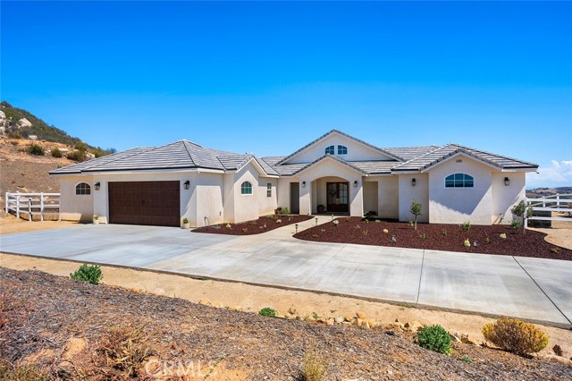 38566 Vista Del Bosque, Murrieta CA: https://media.crmls.org/medias/f885c1cc-4681-4b48-917c-c53349ac3548.jpg