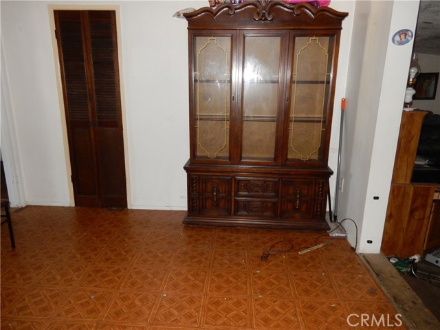 18206 Seville Avenue, Fontana CA: https://media.crmls.org/medias/f886b2eb-f71b-4995-b93c-e9193e45a02b.jpg