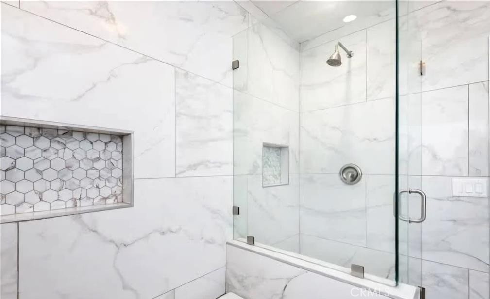 https://media.crmls.org/medias/f886d147-3fda-4126-971f-6aee5d465776.jpg?preset=X-Large
