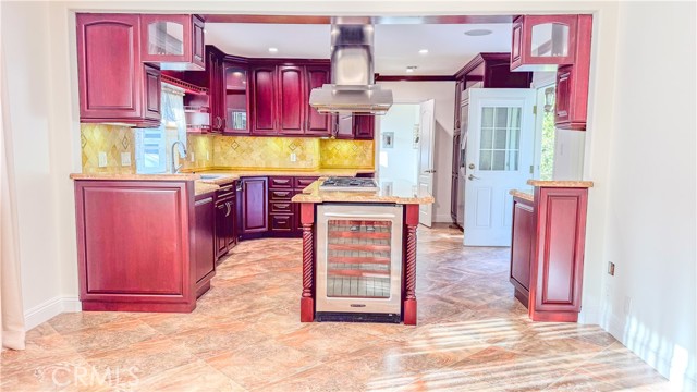 Detail Gallery Image 7 of 18 For 2741 E Glenoaks Bld, Glendale,  CA 91206 - 3 Beds | 2 Baths