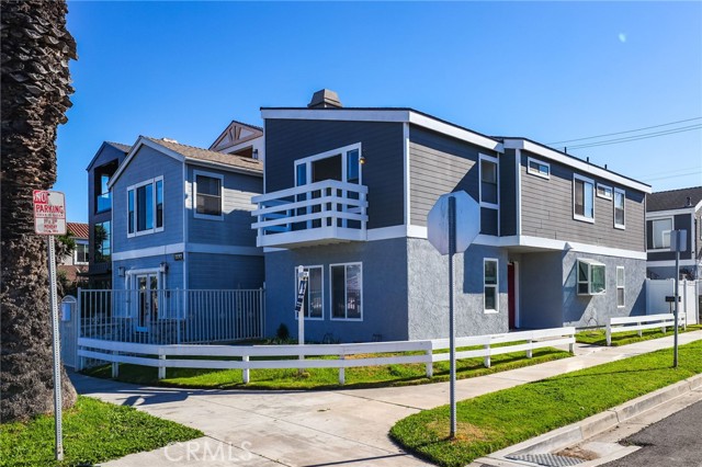 Front Image Thumbnail for CROC26020246