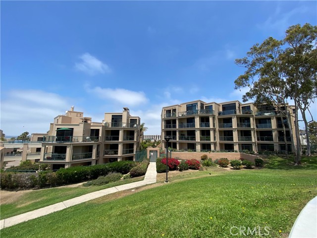 130 The Village, Redondo Beach, California 90277, 2 Bedrooms Bedrooms, ,2 BathroomsBathrooms,Residential,Sold,The Village,SB21232236