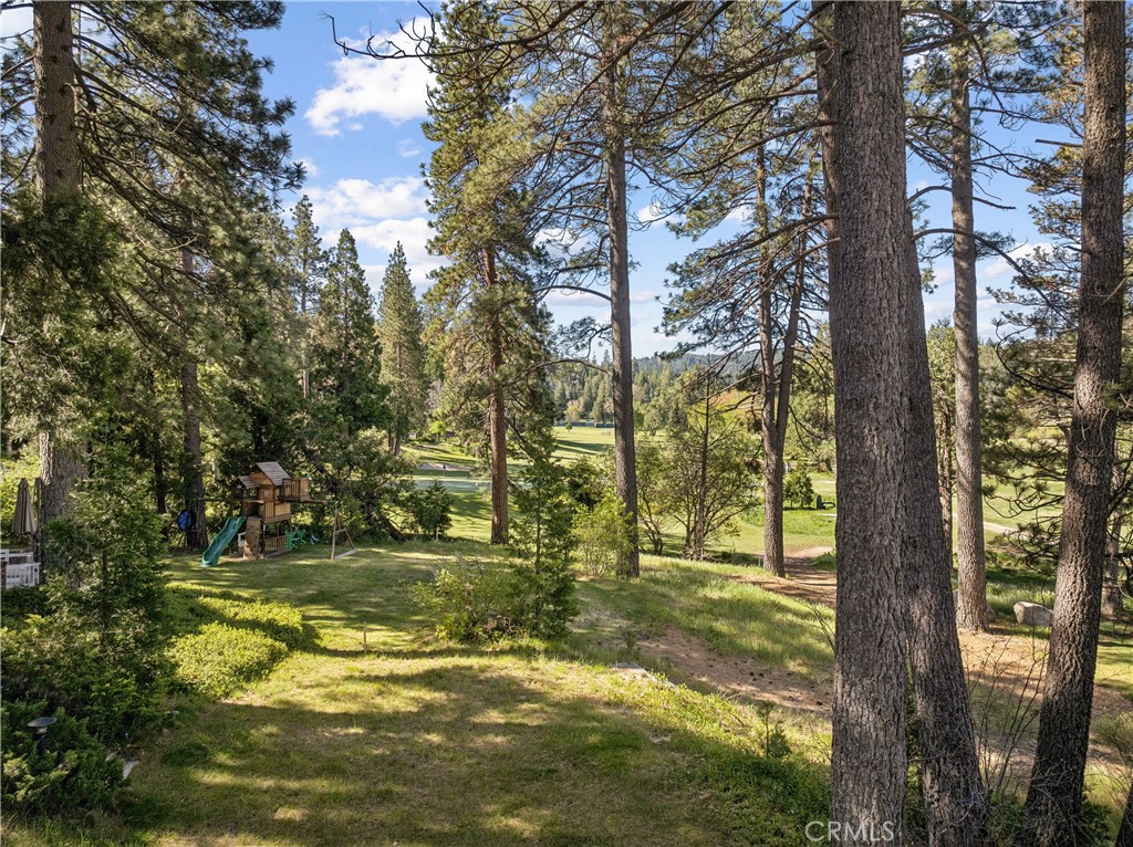 https://media.crmls.org/medias/f8876699-d448-4d9c-be5f-fcbc2352e8e2.jpg?preset=X-Large