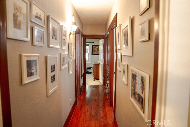 7319 Owensmouth Avenue, Canoga Park CA: https://media.crmls.org/medias/f887f03d-79a8-469f-a685-5daf5159557c.jpg