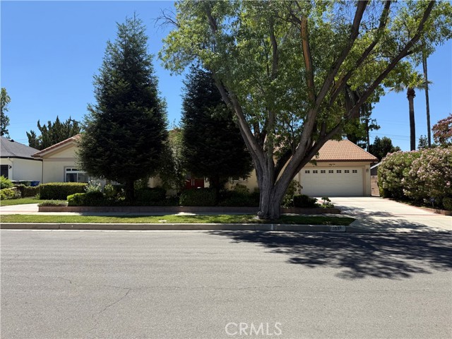 4811 Heaven Avenue, Woodland Hills CA: https://media.crmls.org/medias/f8880234-de41-47fb-9596-36091e58be91.jpg