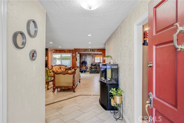 Detail Gallery Image 9 of 44 For 24206 Saint Edens Circle, West Hills,  CA 91307 - 4 Beds | 3 Baths