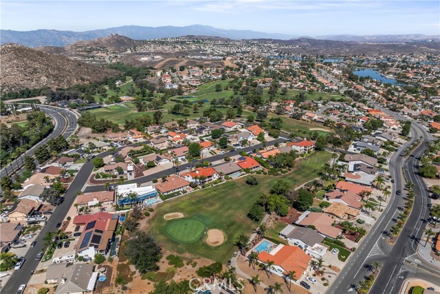 22941 Gold Rush Place, Canyon Lake CA: https://media.crmls.org/medias/f889ac65-46b8-4e48-a0ae-190a618ddea9.jpg