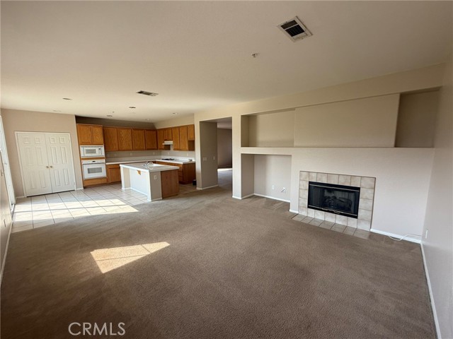 5859 Seminole Way, Fontana CA: https://media.crmls.org/medias/f88a9aeb-a6f7-4191-903f-a5a776cb609c.jpg