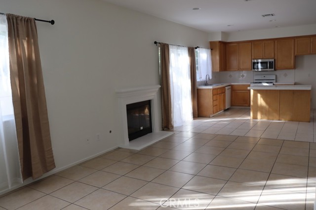 Detail Gallery Image 18 of 37 For 16731 Parthenia St #3,  Northridge,  CA 91343 - 4 Beds | 3 Baths