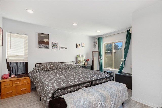 Detail Gallery Image 11 of 18 For 1345 Cabrillo Park #N04,  Santa Ana,  CA 92701 - 2 Beds | 2 Baths