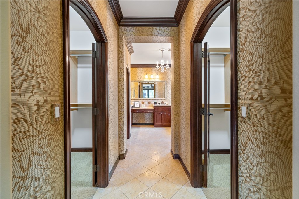 https://media.crmls.org/medias/f88b6106-2c05-4b64-91b4-255b4dd409bc.jpg?preset=X-Large