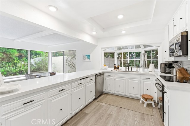 Detail Gallery Image 13 of 33 For 1854 Port Margate, Newport Beach,  CA 92660 - 3 Beds | 2/1 Baths