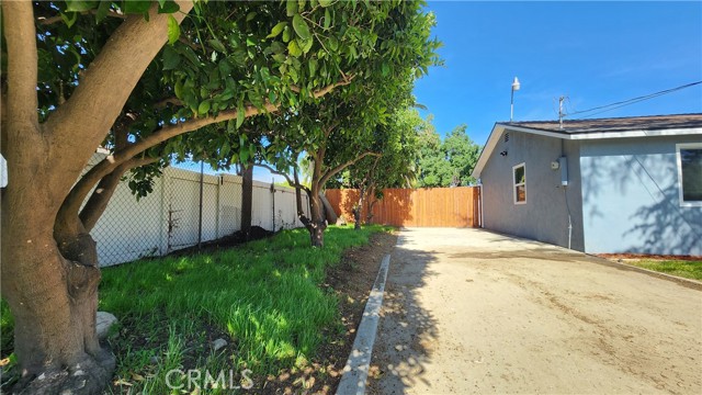 Detail Gallery Image 3 of 35 For 2045 S Cypress Ave, Ontario,  CA 91762 - 3 Beds | 2 Baths