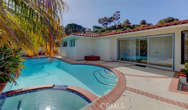 760 Via Del Monte, Palos Verdes Estates, California 90274, 4 Bedrooms Bedrooms, ,3 BathroomsBathrooms,Residential,Sold,Via Del Monte,SB23007953