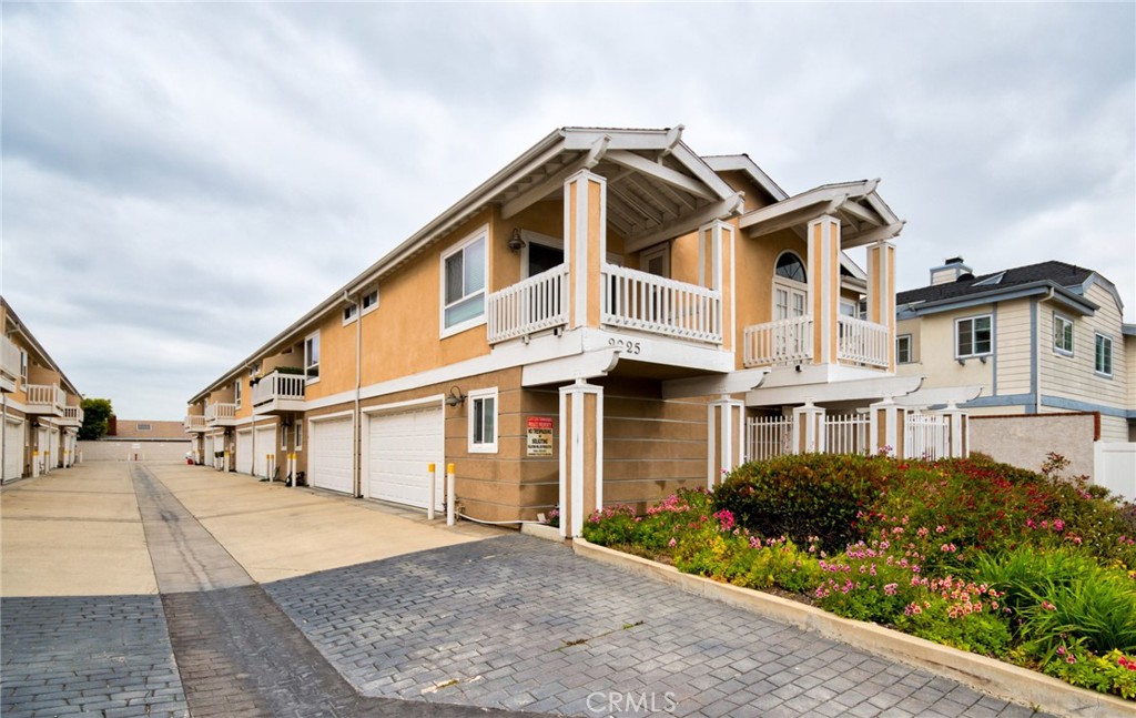 2025 Artesia Boulevard #G