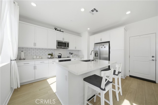 Detail Gallery Image 14 of 39 For 31385 Lolite, Winchester,  CA 92596 - 3 Beds | 2/1 Baths