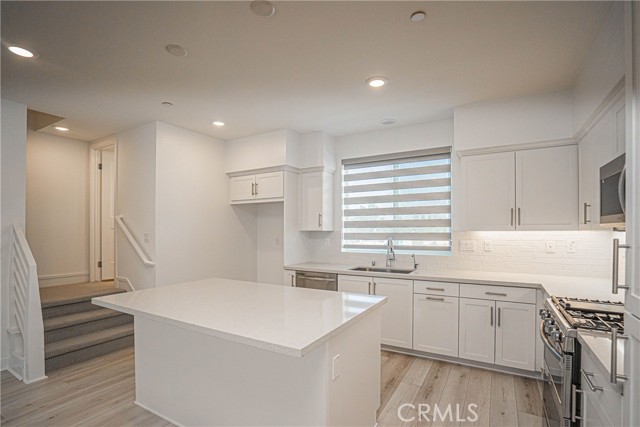 Detail Gallery Image 17 of 48 For 2317 W Broadway #6,  Anaheim,  CA 92804 - 4 Beds | 3/1 Baths