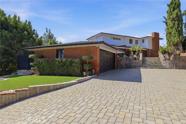 Detail Gallery Image 2 of 75 For 1558 Remah Vista, Glendale,  CA 91207 - 3 Beds | 4/1 Baths