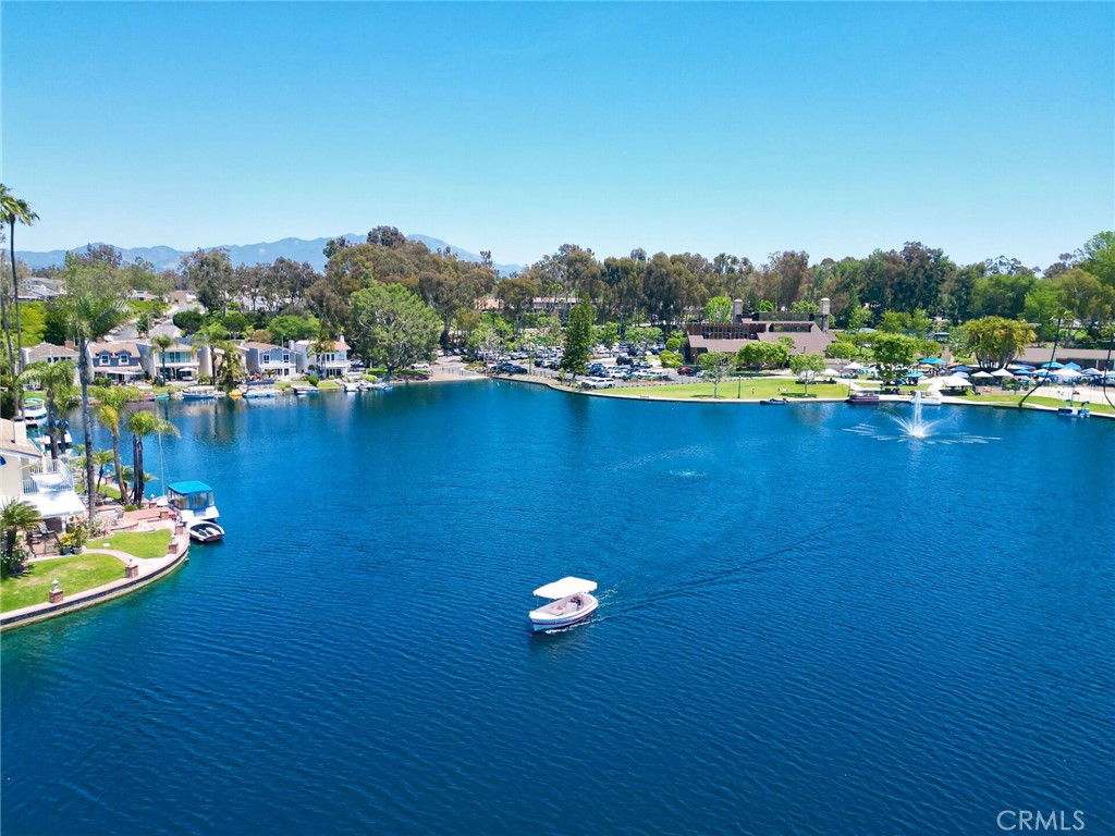 https://media.crmls.org/medias/f8905585-afde-4c10-9a89-20a895dab5ad.jpg?preset=X-Large