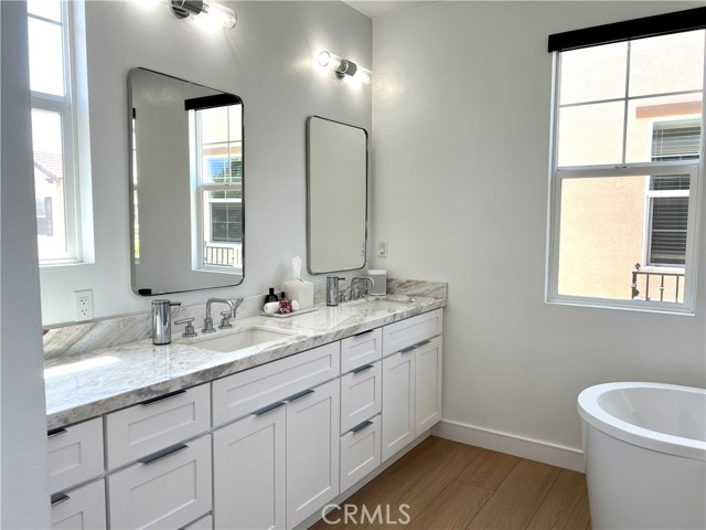 Detail Gallery Image 12 of 25 For 186 Townsite Promenade, Camarillo,  CA 93010 - 3 Beds | 2/1 Baths