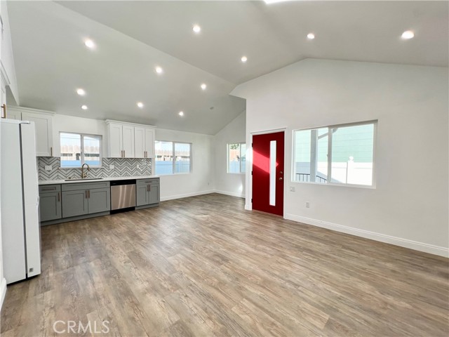 Detail Gallery Image 1 of 15 For 1211 N Keystone Street, Burbank,  CA 91506 - 2 Beds | 2 Baths