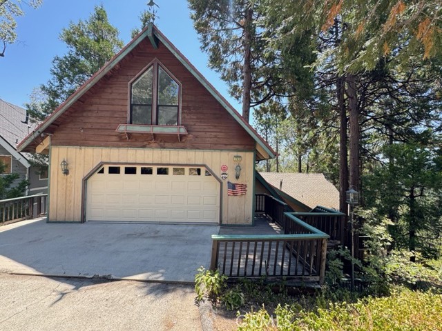 701 Zurich Drive, Lake Arrowhead CA: https://media.crmls.org/medias/f891225e-acb8-4426-8496-7b45678957b8.jpg