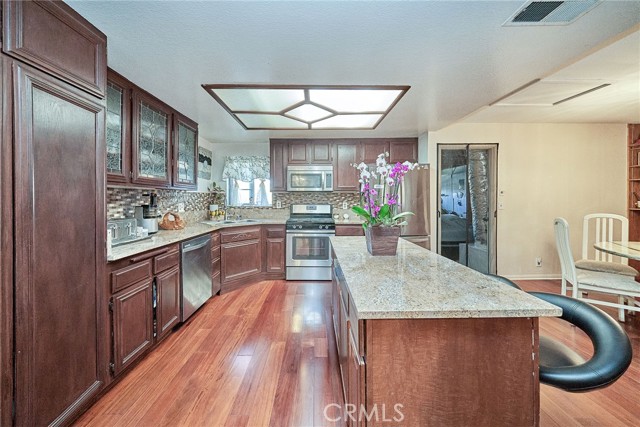 Detail Gallery Image 38 of 49 For 201 S Brookside Ct, Anaheim,  CA 92808 - 4 Beds | 2 Baths