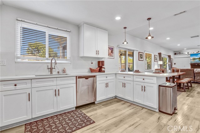Detail Gallery Image 12 of 17 For 8308 Jason Ave, West Hills,  CA 91304 - 4 Beds | 2/1 Baths