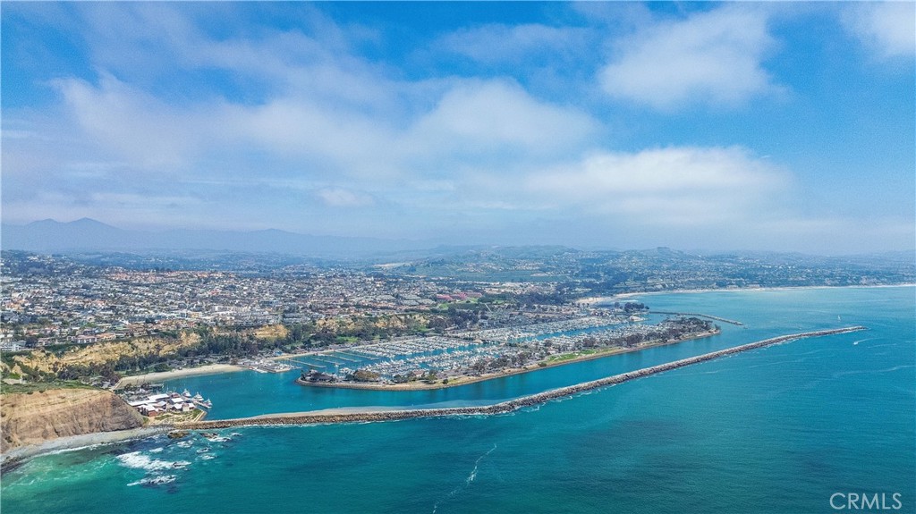 https://media.crmls.org/medias/f8925d1f-cbf0-409d-8f96-aaab2c56b4e0.jpg?preset=X-Large