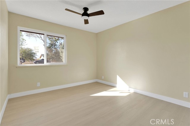 15130 Flathead Road, Apple Valley CA: https://media.crmls.org/medias/f8927b50-c604-4ccf-878b-87f35817c2e1.jpg